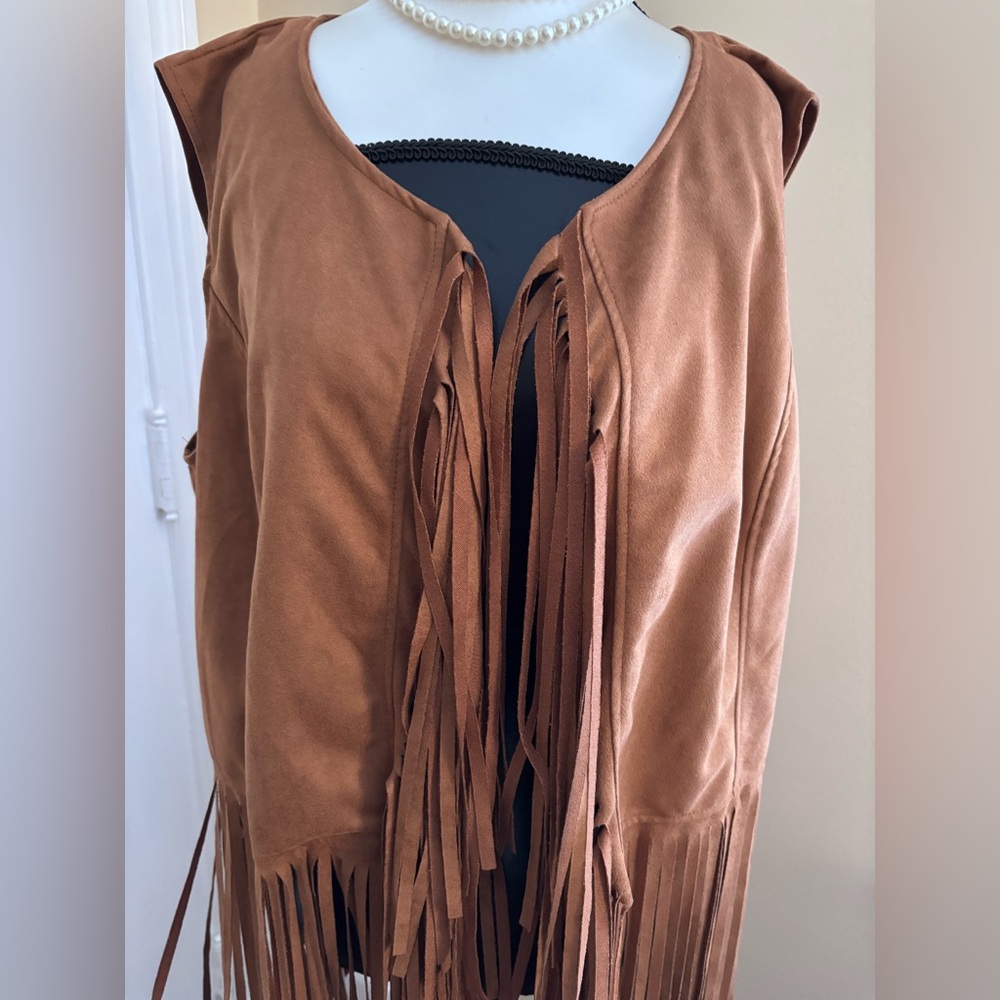 FRINGED Western Vest - Picture 2 of 8